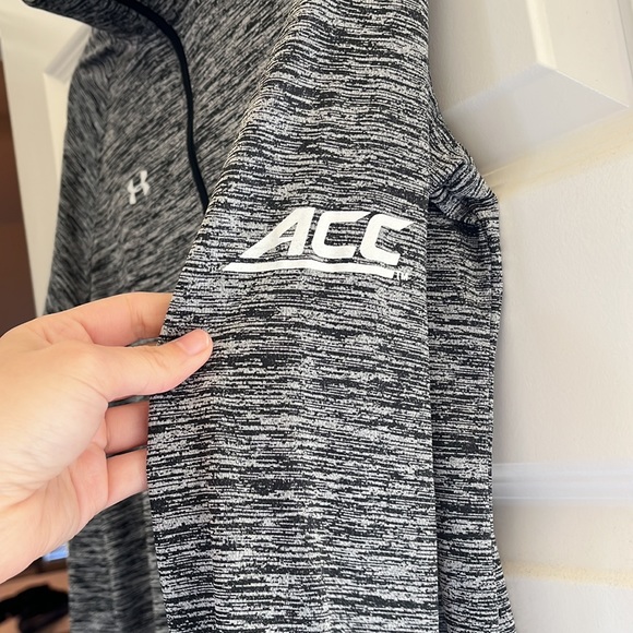 SOLD ⭐️ACC Underarmour quarter zip NWOT - Picture 4 of 7